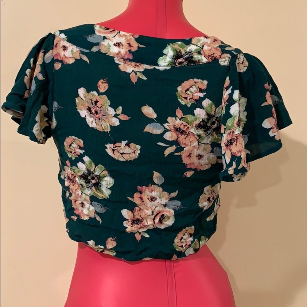 Xhilaration Button-Down Crop Top - Picture 4 of 6